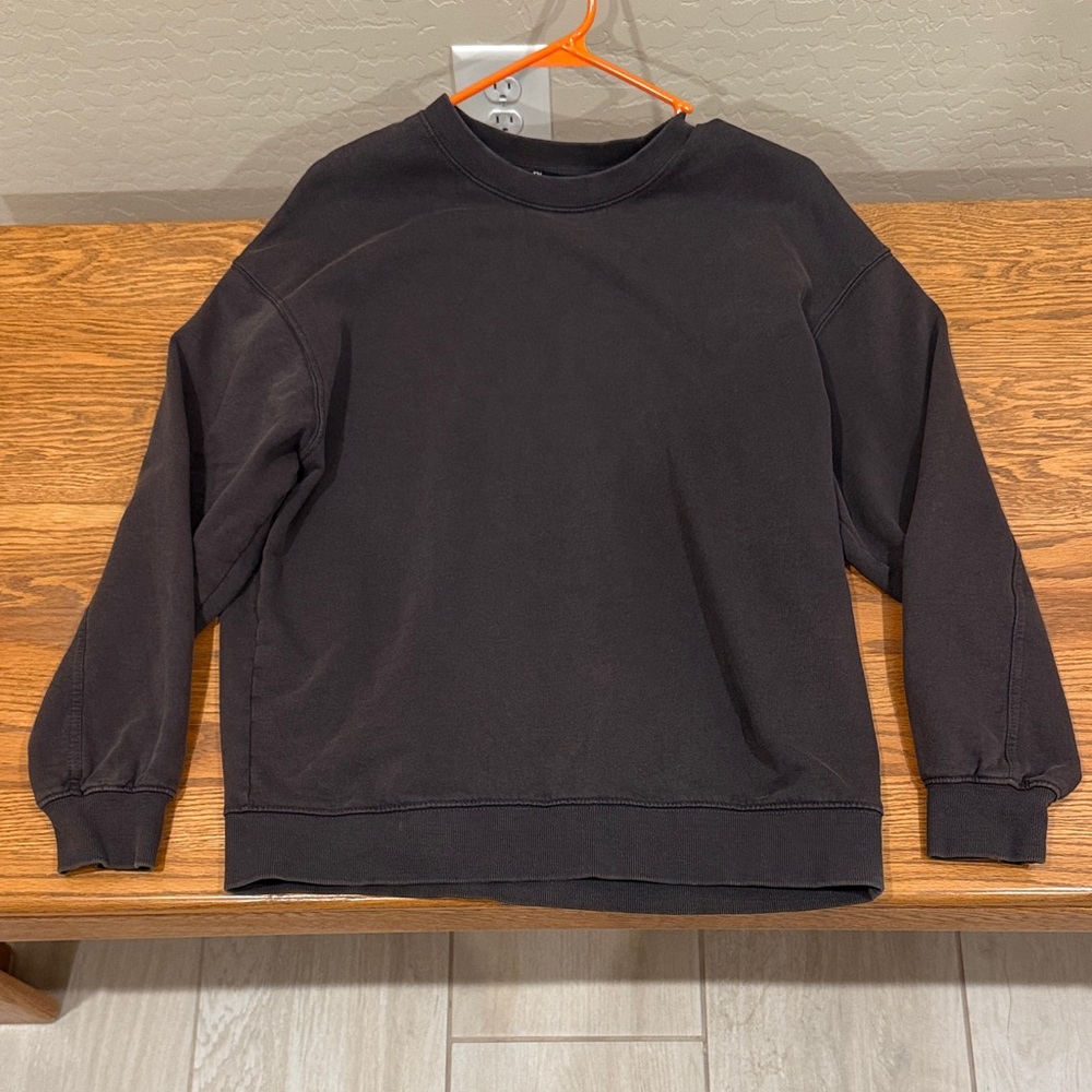 Zara Women’s Crewneck Sweatshirt